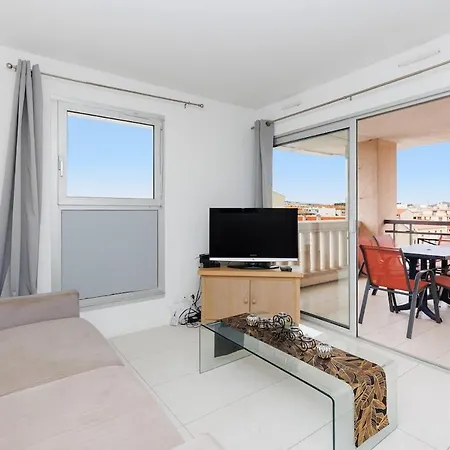 Apartment - Vue Mer-plage-piscine-clim-wifi *