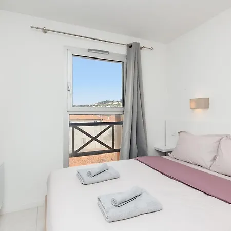 - Vue Mer-plage-piscine-clim-wifi * Cannes